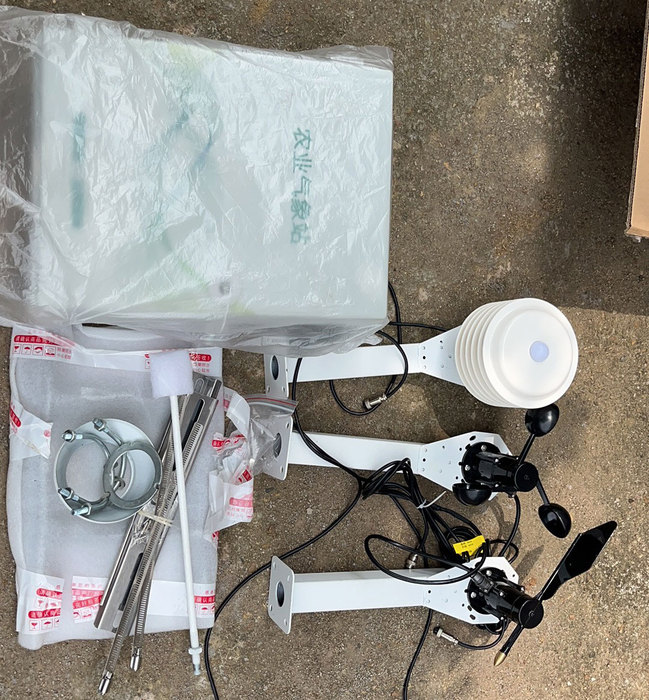 江西丰城-智慧农业-智慧水稻示范区-田间监测点-四情监测设备-装配现场